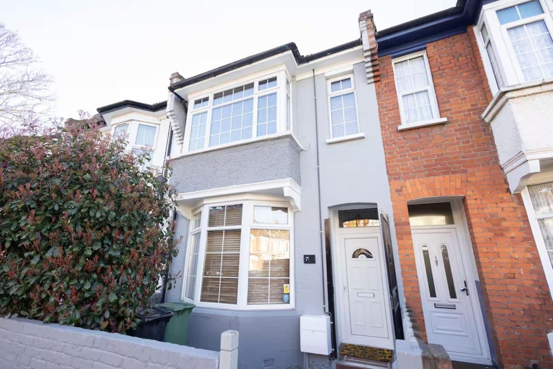 Town House - Great Transport Links *